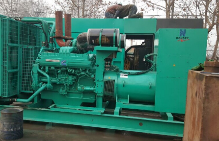 河北发电机组如何判断水冷式机油散热器内部是否需要清洗？